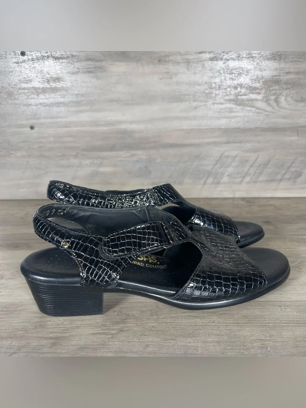 SAS Suntimer Heel Sandal Womens 9.5N Black Patent Croc Textured Comfort Open Toe